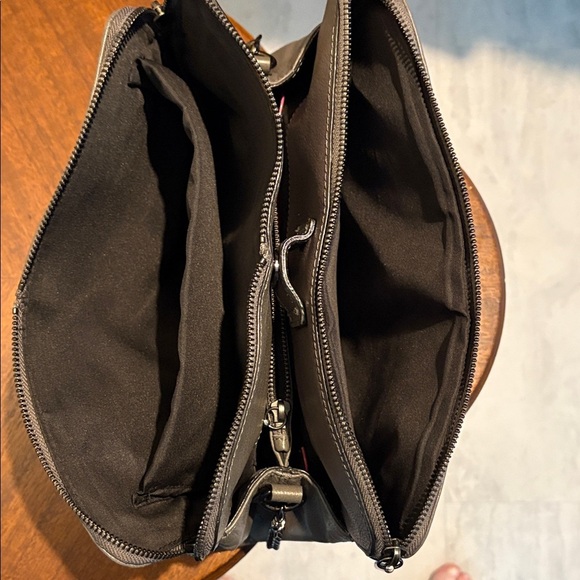 Elliot Lucca  business satchel shoulder  bag  2 padded compartments leather EUC - Picture 3 of 17